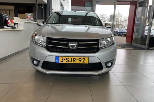 Dacia Sandero (2013) thumbnail 3