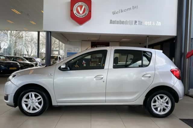 Dacia Sandero (2013) thumbnail 4