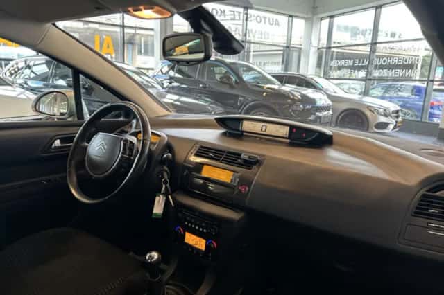 Citroën C4 (2009) thumbnail 2