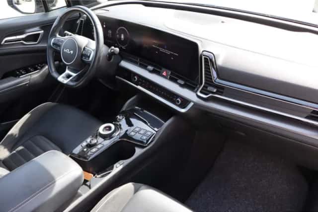 Kia Sportage (2022) thumbnail 3