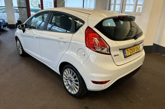Ford Fiesta (2015) thumbnail 6