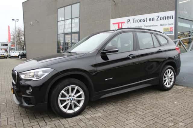 BMW X1 (2018) thumbnail 4