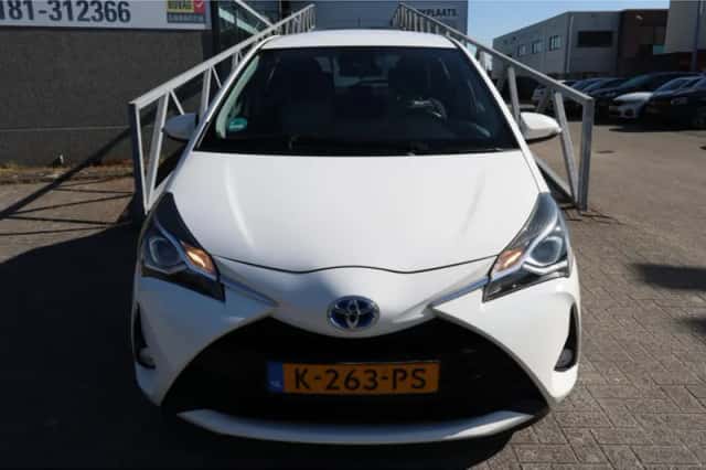 Toyota Yaris (2018) thumbnail 6