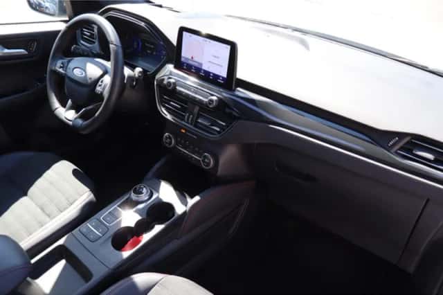 Ford Kuga (2021) thumbnail 2