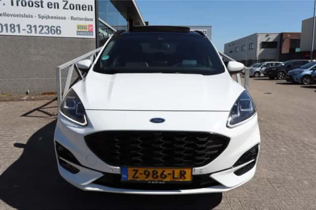 Ford Kuga (2021) thumbnail 5