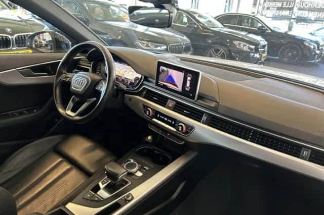Audi A4 (2019) thumbnail 2