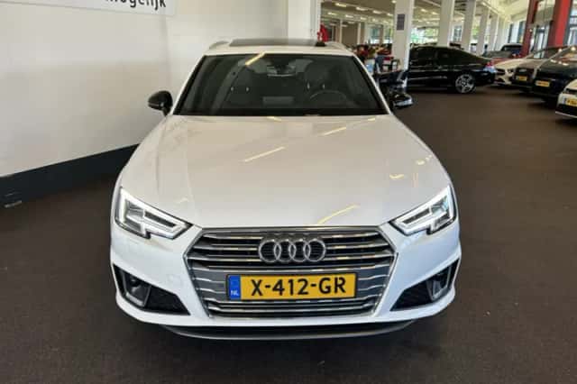 Audi A4 (2019) thumbnail 4