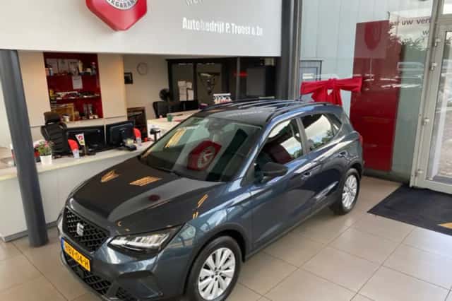 SEAT Arona (2024) thumbnail 2