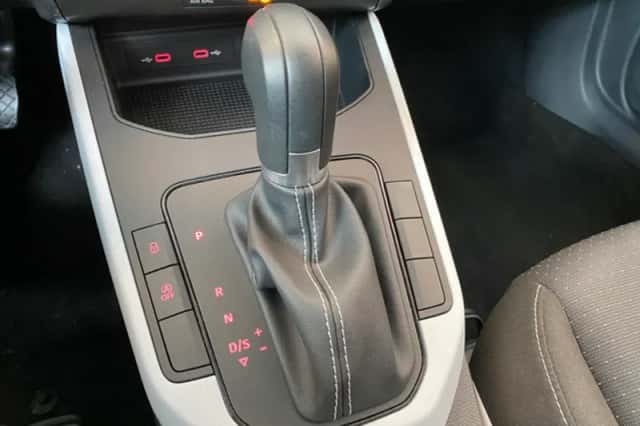 SEAT Arona (2024) thumbnail 3