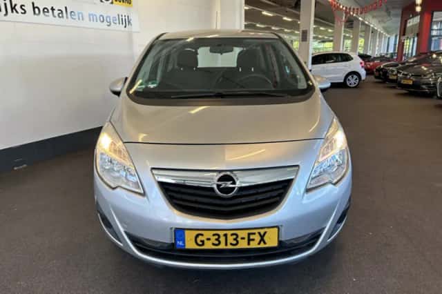 Opel Meriva (2010) thumbnail 3