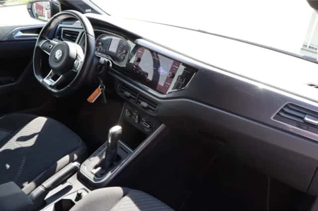 Volkswagen Polo (2021) thumbnail 2