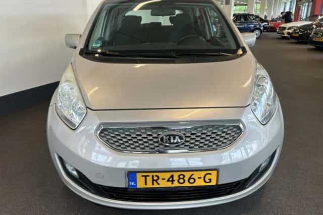 Kia Venga (2010) thumbnail 3