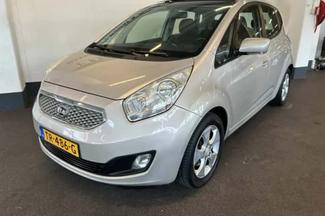 Kia Venga (2010) thumbnail 4