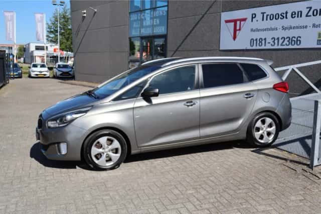 Kia Carens (2014) thumbnail 3