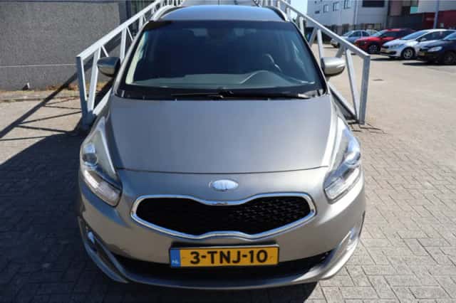 Kia Carens (2014) thumbnail 4
