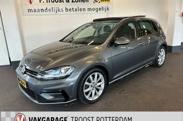 Volkswagen Golf (2018) thumbnail 1