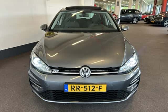 Volkswagen Golf (2018) thumbnail 4