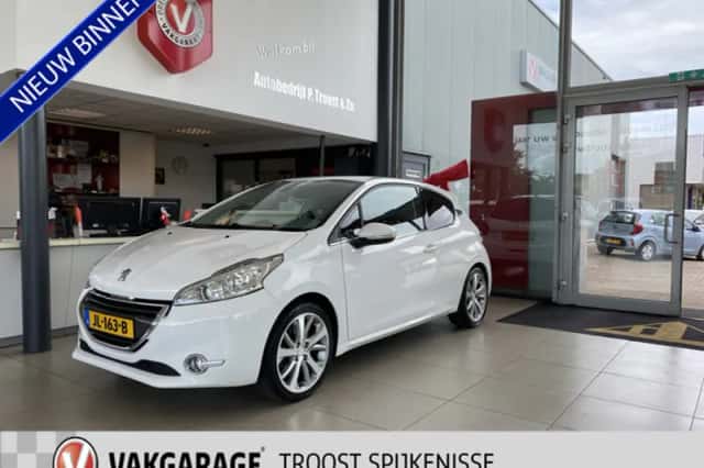 Peugeot 208 (2012) thumbnail 1