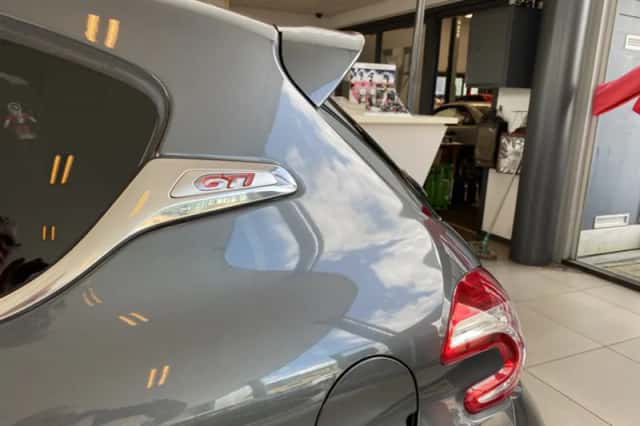 Peugeot 208 (2015) thumbnail 5