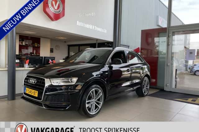 Audi Q3 (2018) thumbnail 1