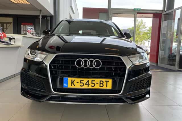 Audi Q3 (2018) thumbnail 2