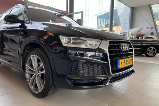 Audi Q3 (2018) thumbnail 3