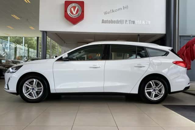 Ford Focus (2021) thumbnail 4
