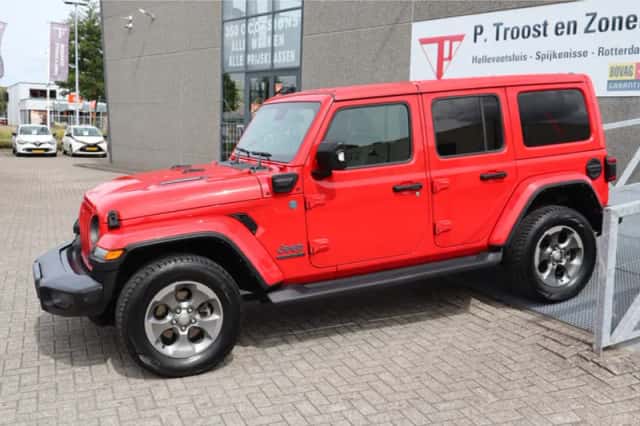 Jeep Wrangler (2021) thumbnail 3