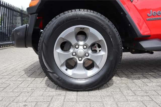 Jeep Wrangler (2021) thumbnail 4