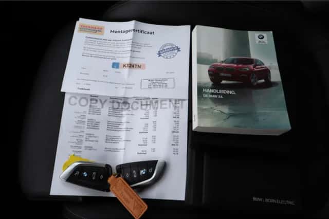 BMW X4 (2019) thumbnail 3