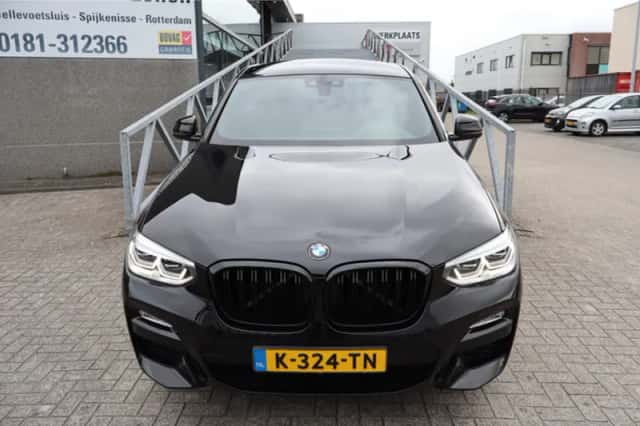 BMW X4 (2019) thumbnail 6