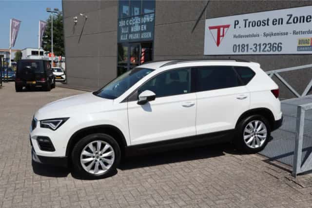 SEAT Ateca (2023) thumbnail 3