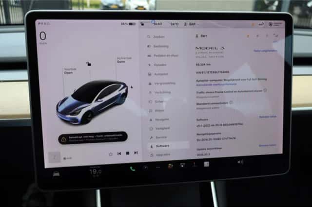 Tesla Model 3 (2020) thumbnail 3