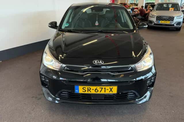 Kia Rio (2018) thumbnail 4