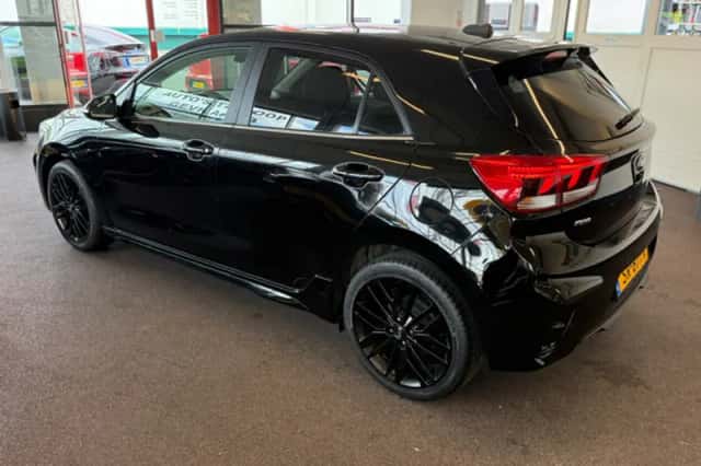 Kia Rio (2018) thumbnail 6