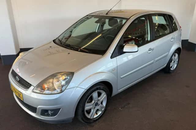 Ford Fiesta (2008) thumbnail 4