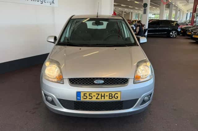 Ford Fiesta (2008) thumbnail 5
