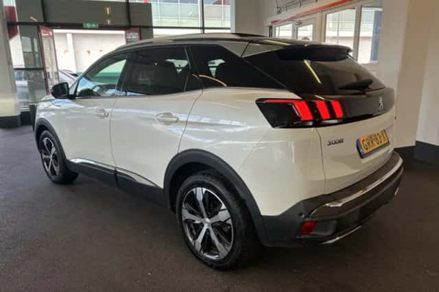 Peugeot 3008 (2017) thumbnail 6
