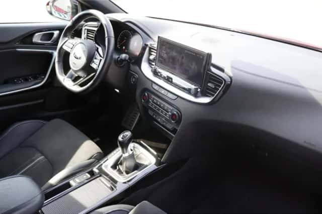 Kia ProCeed (2021) thumbnail 2