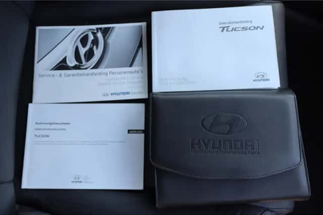Hyundai Tucson (2016) thumbnail 3
