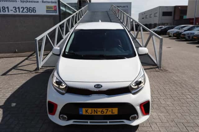 Kia Picanto (2018) thumbnail 5