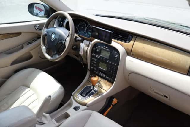 Jaguar X-Type (2001) thumbnail 2