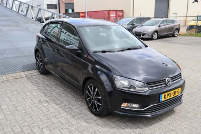 Volkswagen Polo (2015) thumbnail 6
