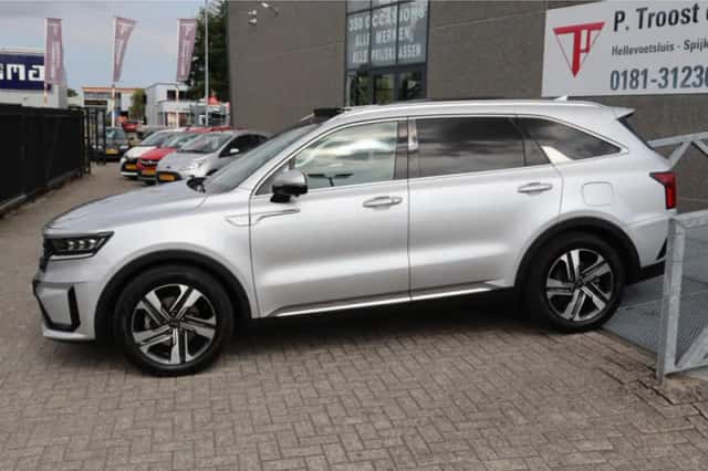 Kia Sorento (2021) thumbnail 5