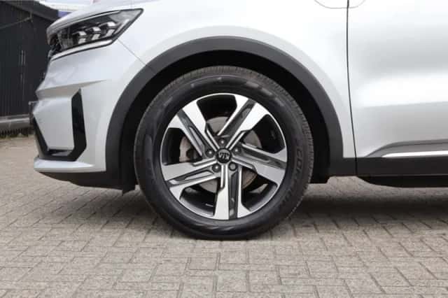 Kia Sorento (2021) thumbnail 6