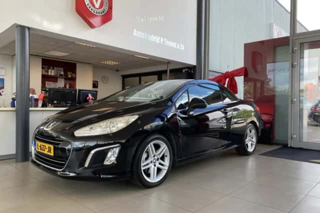 Peugeot 308 (2012) thumbnail 2