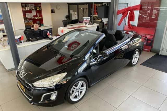 Peugeot 308 (2012) thumbnail 3
