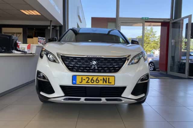 Peugeot 3008 (2020) thumbnail 3