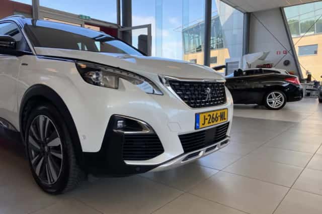 Peugeot 3008 (2020) thumbnail 5