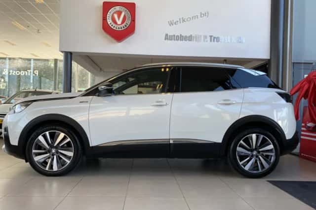 Peugeot 3008 (2020) thumbnail 6